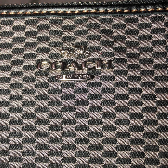 BRAND NEW COACH WRISTLET - Picture 2 of 4